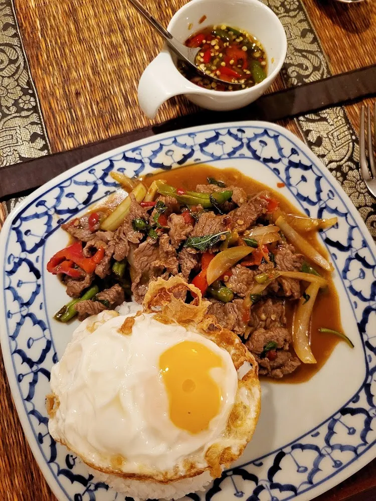 Sauté Au Basilic Pad Kra Praw